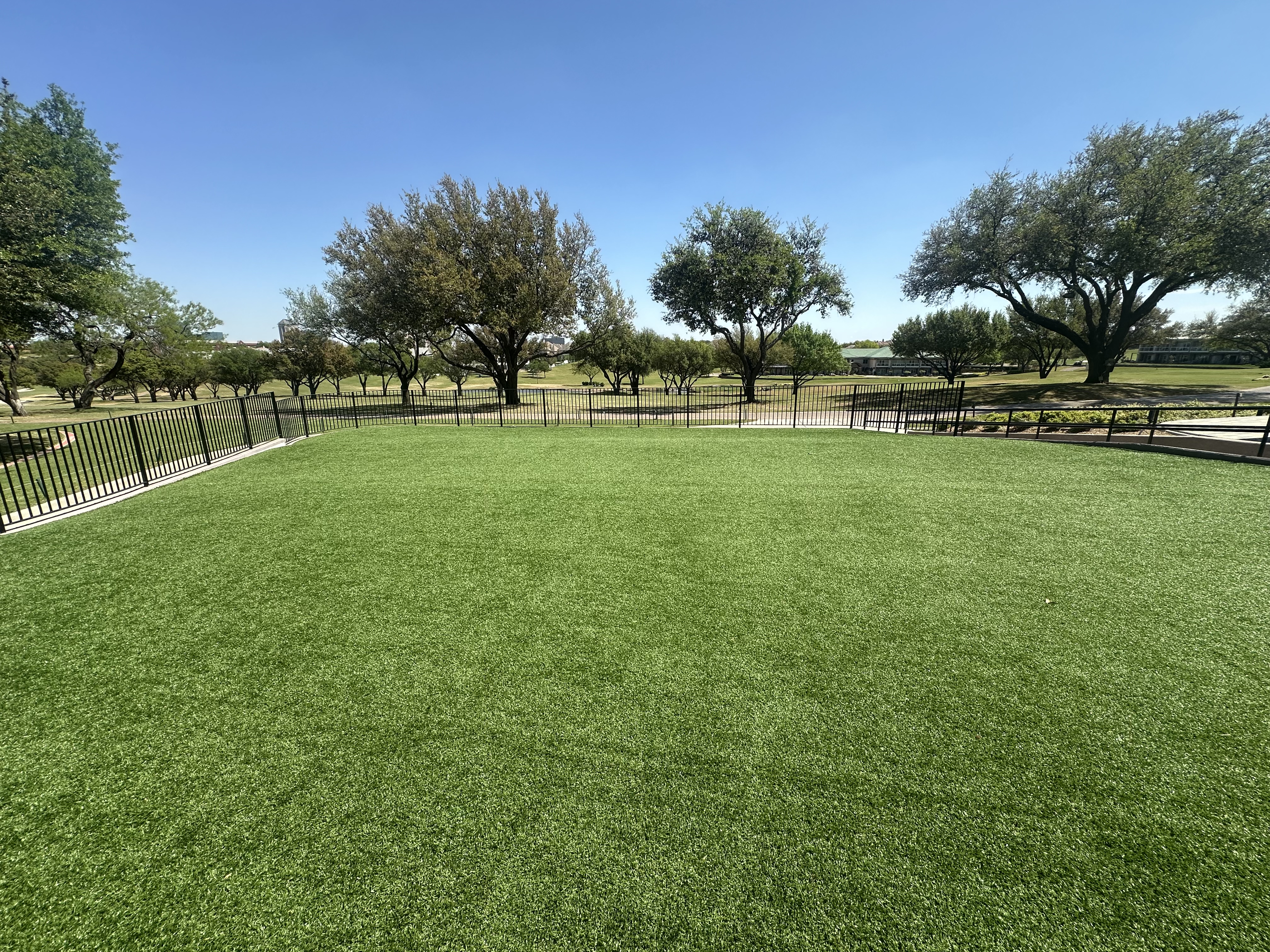 Commercial turf resort open lawn - Green Forever Turf Texas