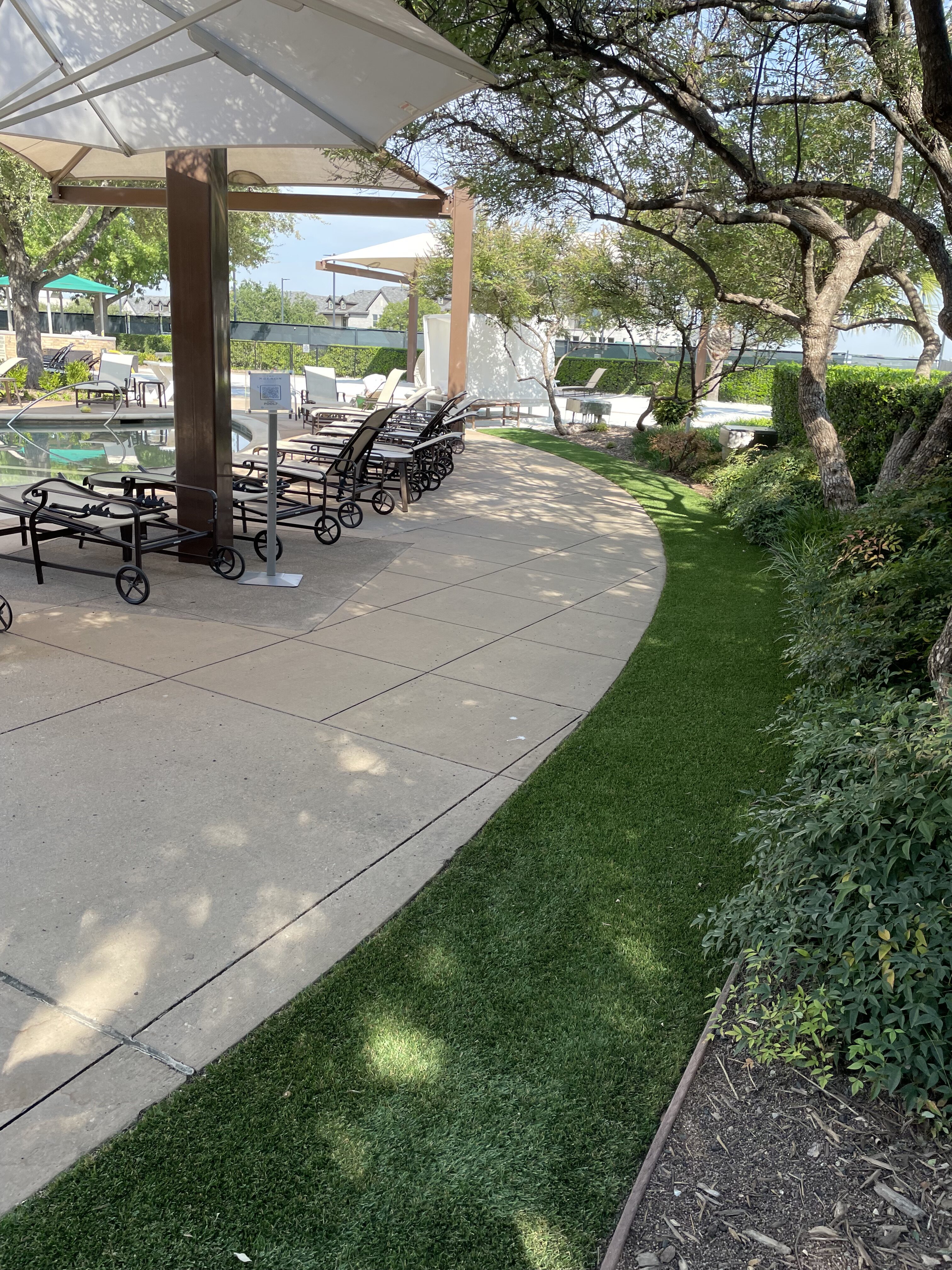 Commercial restaurant patio seating - Green Forever Turf Texas